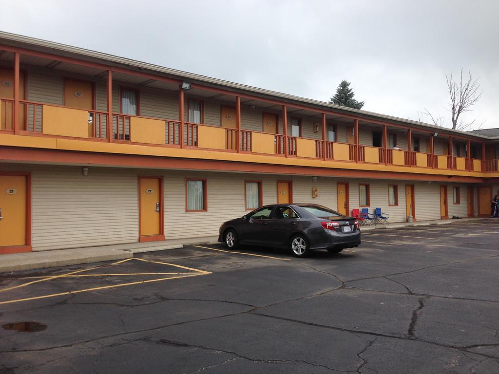 Cadet Motor Inn - Coldwater Extérieur photo