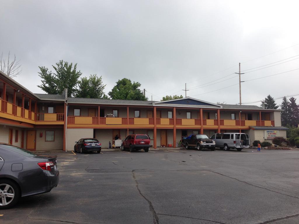 Cadet Motor Inn - Coldwater Extérieur photo