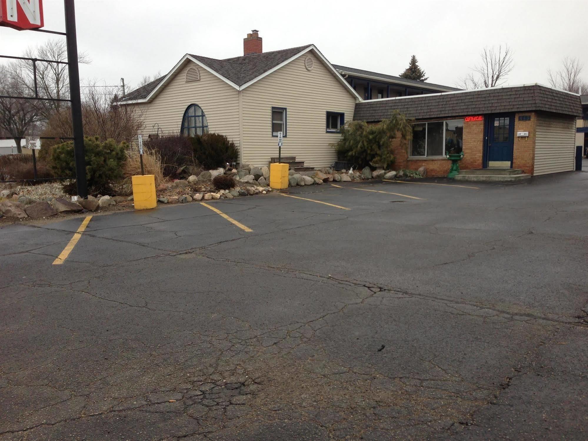 Cadet Motor Inn - Coldwater Extérieur photo
